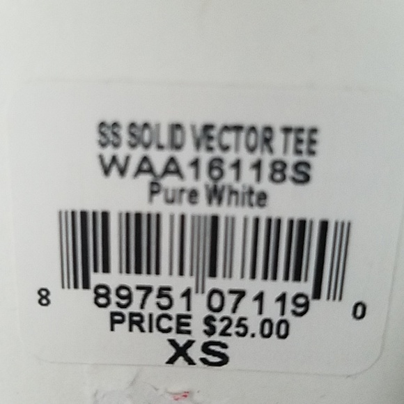 NWT Reebok Tee - Picture 5 of 5